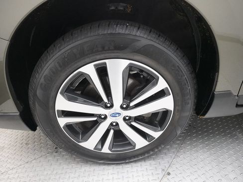 Used 2019 Subaru Outback 2.5i Limited AWD/4WD image 25