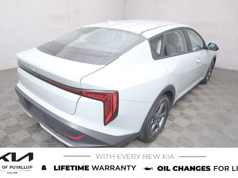 New 2025 Kia K4 LXS image 5