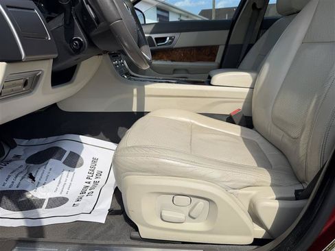 Used 2010 Jaguar XF Premium RWD image 10