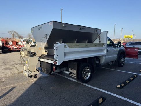 Used 2014 Ford F550 4x4 Regular Cab Super Duty image 3