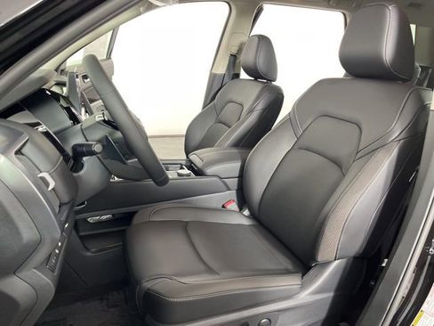 New 2026 Nissan Pathfinder SL w/ SL Premium Package AWD/4WD image 19