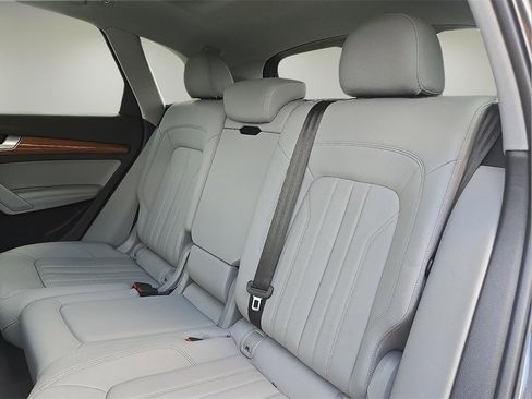 Used 2023 Audi Q5 2.0T Premium Plus image 12