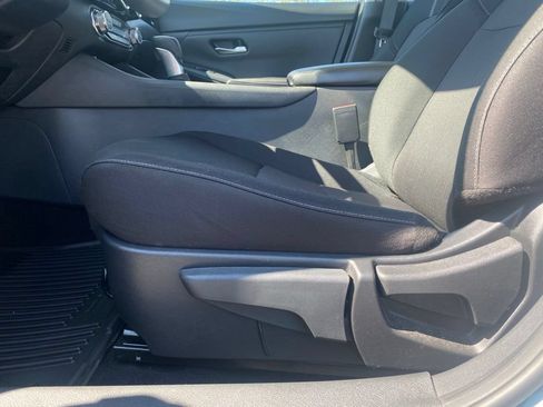 Used 2025 Nissan Sentra SV w/ All-Weather Package FWD image 11