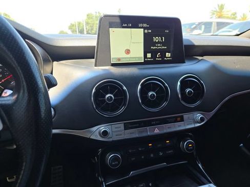 Used 2021 Kia Stinger GT2 RWD image 17