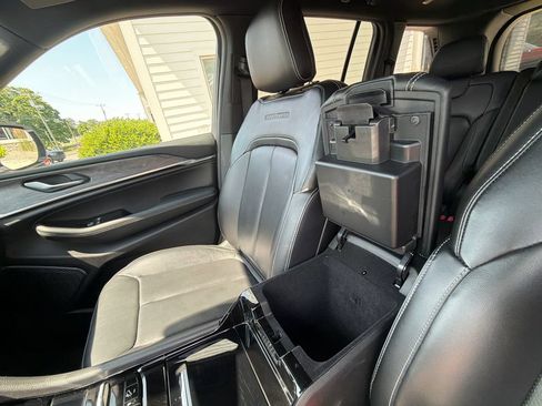 Used 2023 Jeep Grand Cherokee Overland AWD/4WD image 35