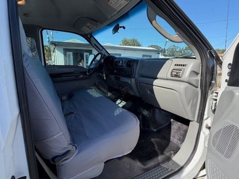 Used 2007 Ford F550 4x4 Regular Cab Super Duty image 16