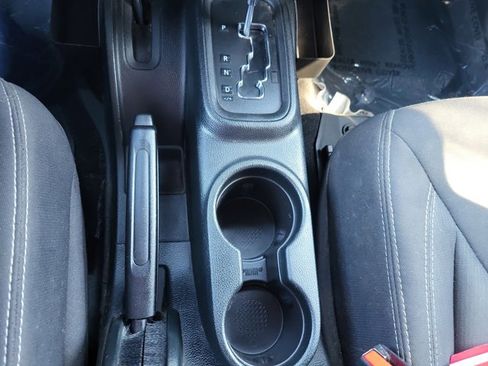 Used 2018 Jeep Wrangler Unlimited Sahara w/ Connectivity Group image 33