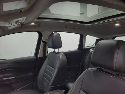 Used 2015 Ford C-MAX Energi SEL w/ Equipment Group 303A FWD image 17