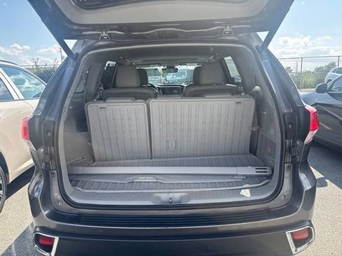 Used 2018 Toyota Highlander Limited AWD/4WD image 13