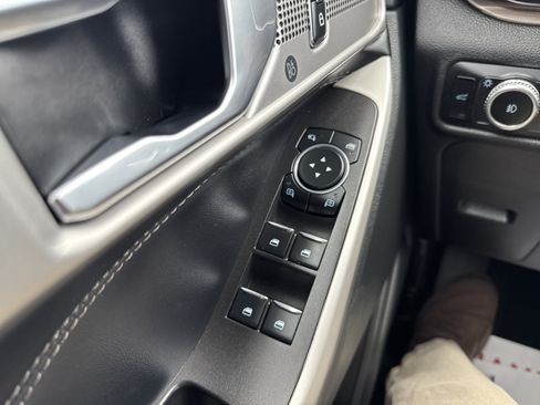 Used 2023 Ford Explorer Limited RWD image 32
