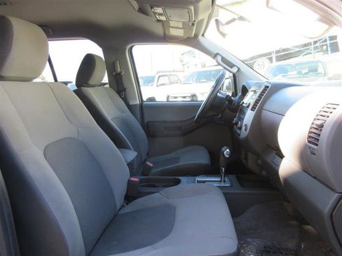 Used 2014 Nissan Xterra S image 28