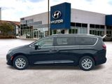 Used 2020 Chrysler Pacifica Touring-L image 2