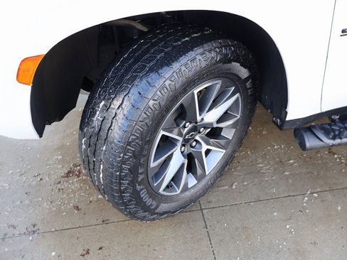 Certified 2024 Chevrolet Suburban Z71 w/ Luxury Package image 49