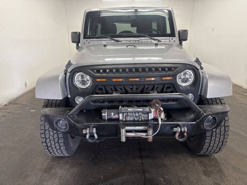 Used 2015 Jeep Wrangler Unlimited Sahara w/ Dual Top Group AWD/4WD image 3