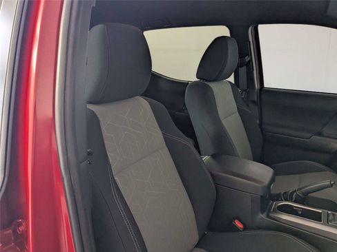 Used 2023 Toyota Tacoma TRD Off-Road w/ Technology Package image 32