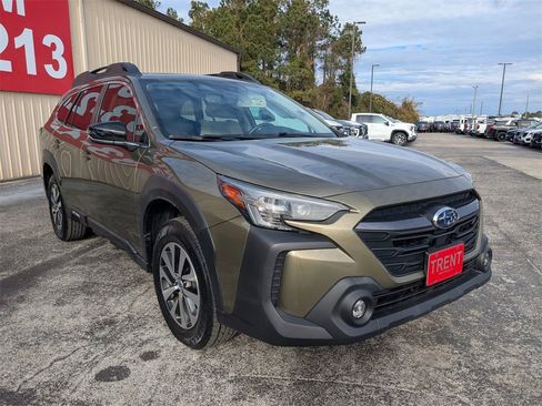 Used 2023 Subaru Outback Premium image 7