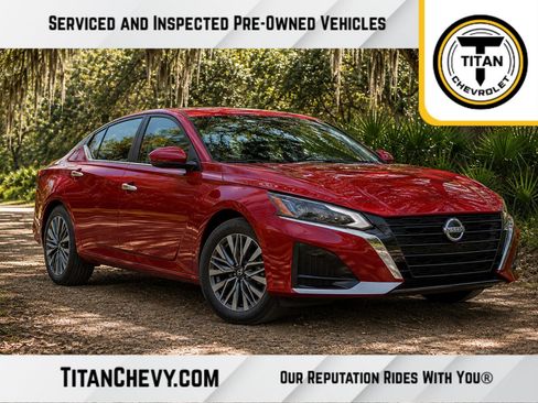 Used 2025 Nissan Altima 2.5 SV FWD image 1