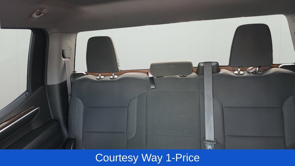 Used 2022 Chevrolet Silverado 1500 LT RWD image 13