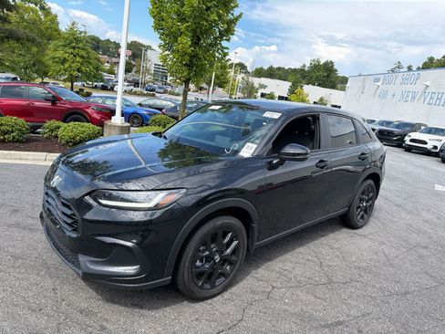 Certified 2025 Honda HR-V Sport image 5