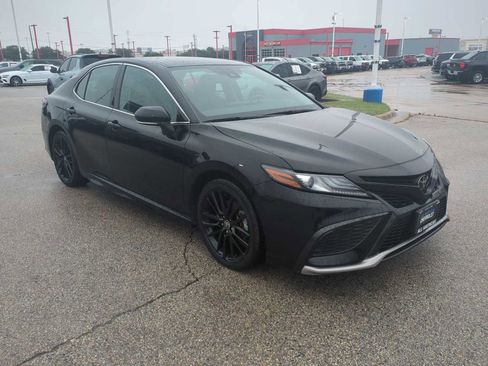 Used 2024 Toyota Camry XSE FWD image 1