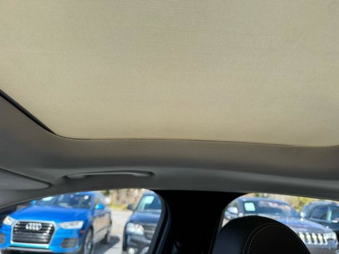 Used 2017 Mercedes-Benz C 300 4MATIC Sedan image 18