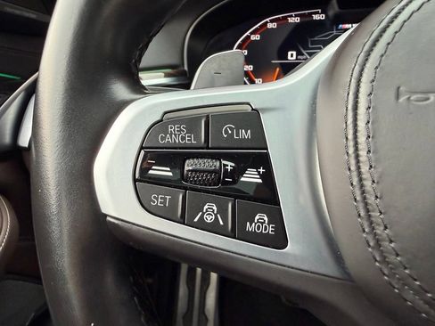 Used 2022 BMW M550i xDrive w/ Dynamic Handling Package AWD/4WD image 17