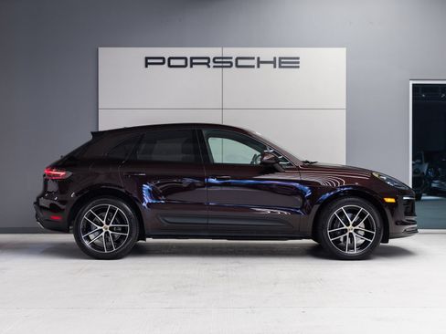 Certified 2026 Porsche Macan AWD/4WD image 8