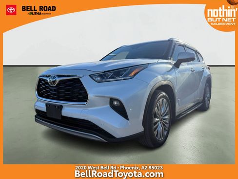 Used 2023 Toyota Highlander Platinum image 1