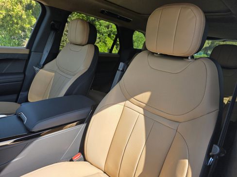New 2026 Land Rover Range Rover Sport Dynamic SE AWD/4WD image 11