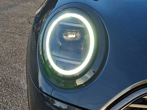 Used 2025 MINI Cooper 2-Door Hardtop image 9