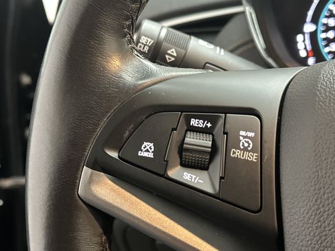 Used 2019 Chevrolet Trax LT w/ LT Convenience Package image 24