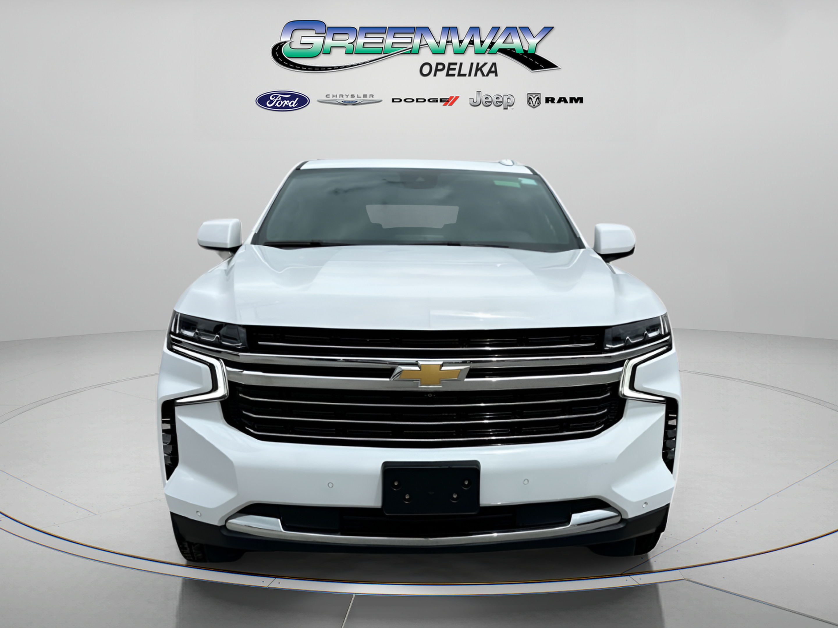 Used 2024 Chevrolet Tahoe LT w/ Luxury Package RWD image 3