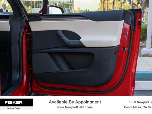 Used 2023 Tesla Model X image 30