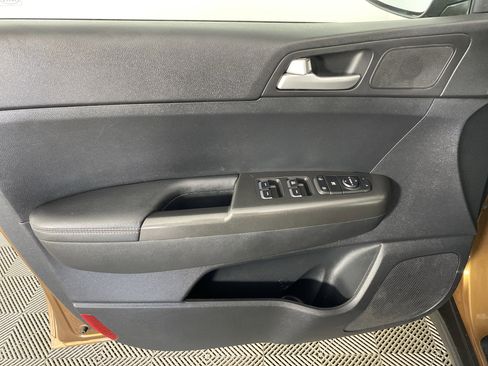 Used 2018 Kia Sportage LX AWD/4WD image 12