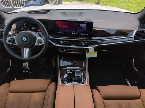 New 2026 BMW X5 xDrive40i w/ M Sport Package AWD/4WD image 15