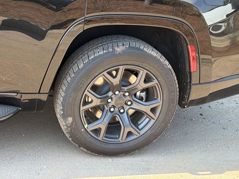 New 2026 Jeep Grand Wagoneer Limited AWD/4WD image 12