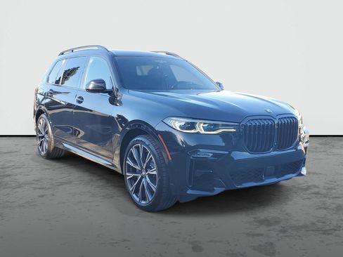 Used 2021 BMW X7 M50i image 2