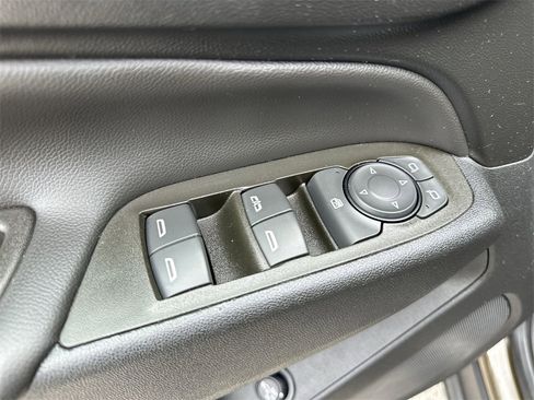 Used 2023 Chevrolet Equinox LT image 13