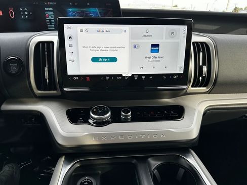 New 2026 Ford Expedition Active image 74