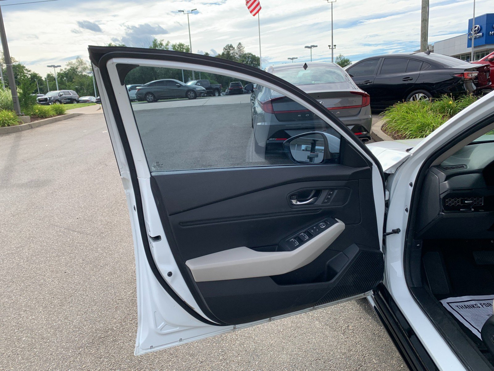 Used 2023 Honda Accord EX-L image 11
