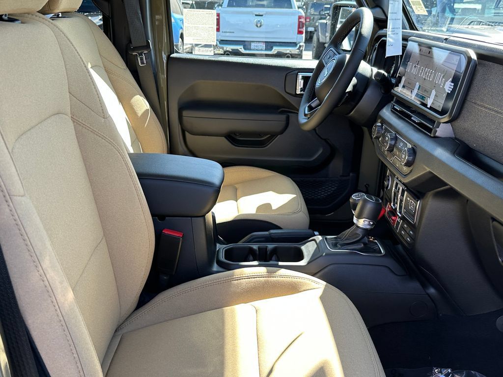 New 2026 Jeep Gladiator Willys AWD/4WD image 15