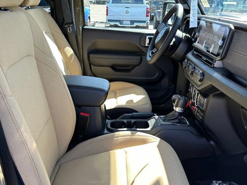 New 2026 Jeep Gladiator Willys AWD/4WD image 15