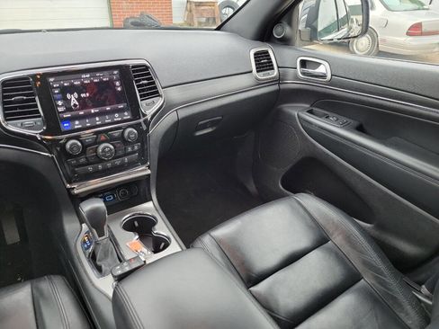 Used 2022 Jeep Grand Cherokee Limited image 11