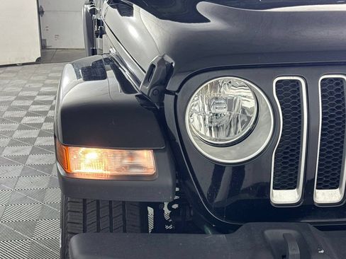 Used 2022 Jeep Wrangler Unlimited Sahara AWD/4WD image 47