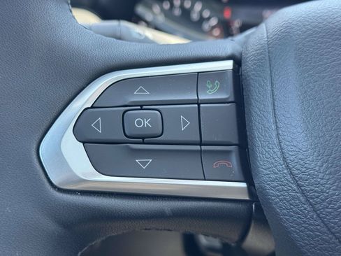 Used 2025 Jeep Compass Limited w/ Sun & Sound Group AWD/4WD image 20