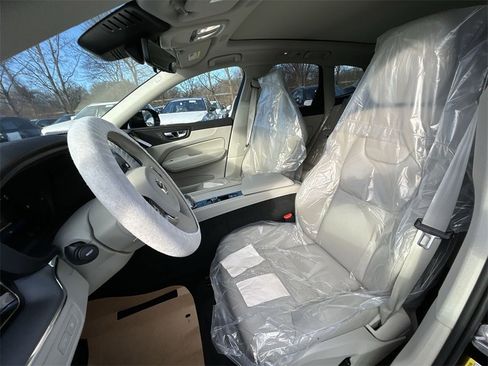 New 2025 Volvo XC60 T8 Plus w/ Climate Package image 11