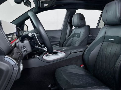 Certified 2025 Mercedes-Benz GLS 63 AMG 4MATIC image 18