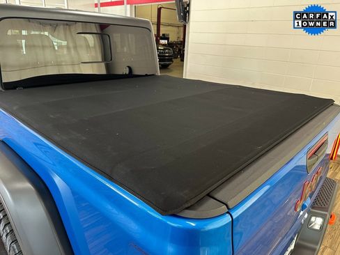 Certified 2020 Jeep Gladiator Mojave w/ Dual Top Group image 8