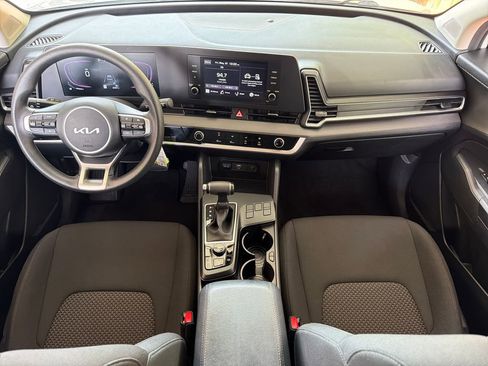 Used 2025 Kia Sportage LX FWD image 20