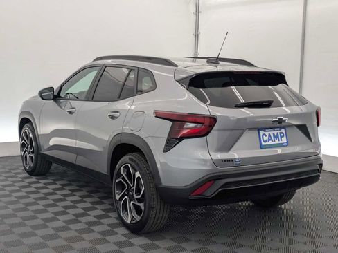 New 2026 Chevrolet Trax RS w/ Sunroof Package FWD image 4